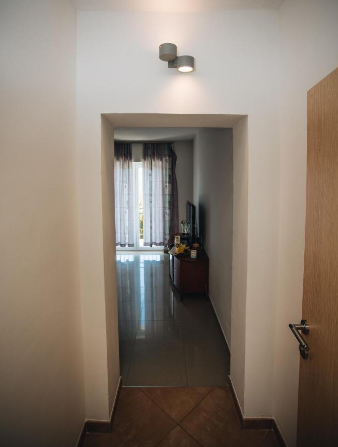 Apartments Mateo Brela Buitenkant foto