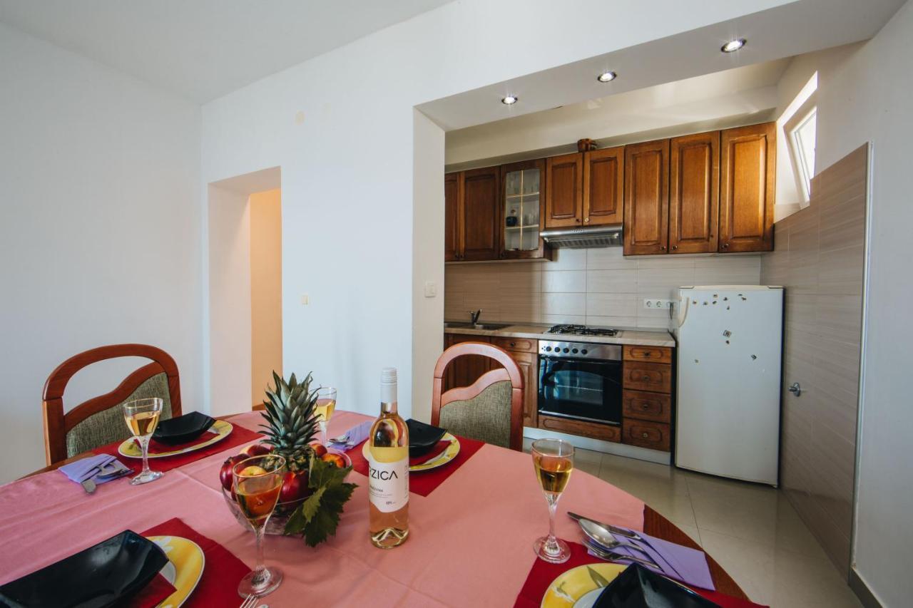 Apartments Mateo Brela Buitenkant foto