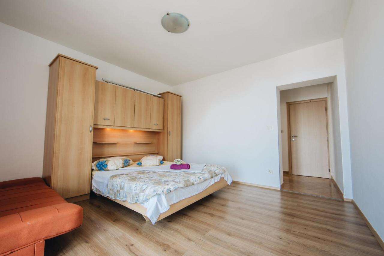 Apartments Mateo Brela Buitenkant foto